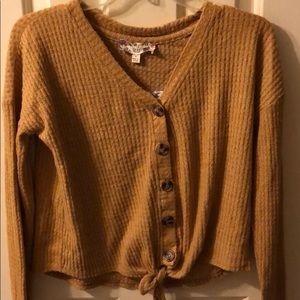 Super cute tied mustard yellow shirt